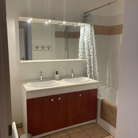 2a 2 Chambres, Tres Joli De 64 M2 Apartment *